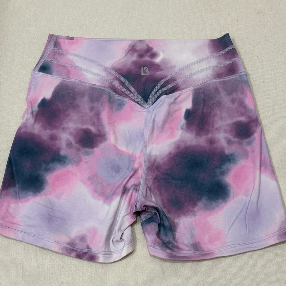 Buffbunny Legacy Short 4” / Purple Swirl / Sz Large / EUC